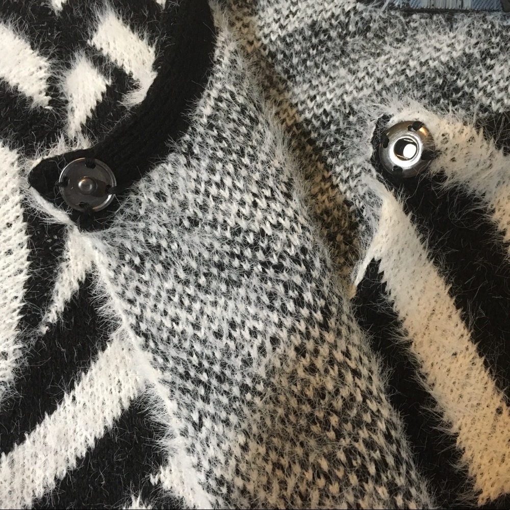Furry Eyelash Cardigan Sweater Geometric Pattern - Picture 4 of 8